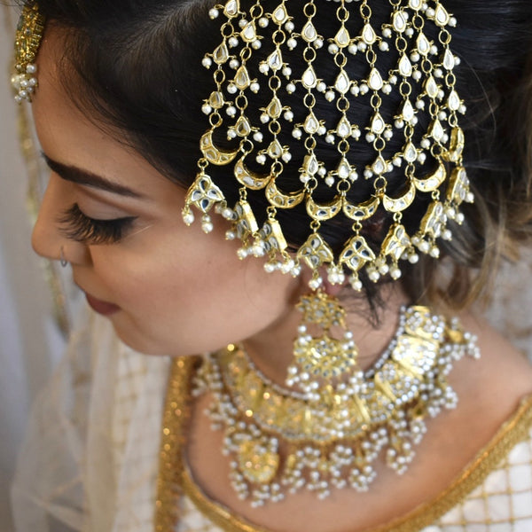 AANIYA- Band Kundan Bridal Set with Statement Jhoomar