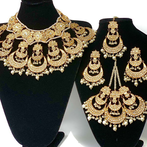 Saba - Thappa Kundan Set with Teeka Jhoomar