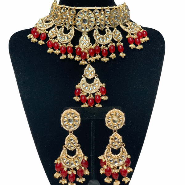 VEENA- Kundan Set with Earrings and Tikka