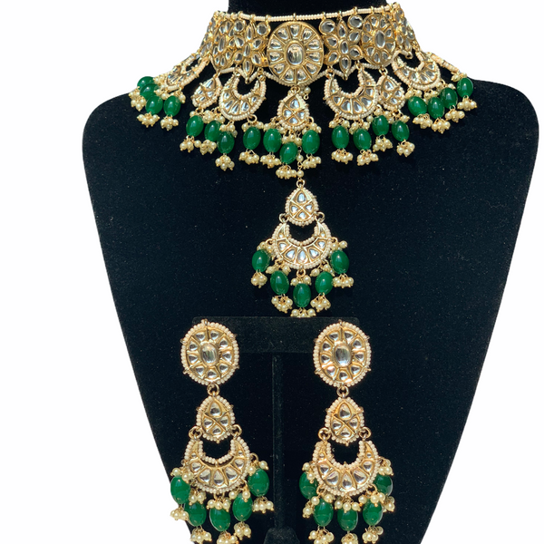 VEENA- Kundan Set with Earrings and Tikka